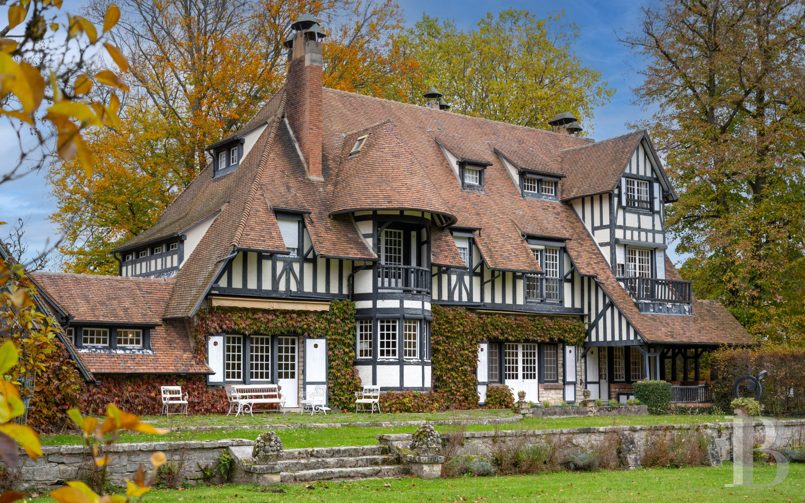 En Seine-et-Marne, à Bourron-Marlotte, une villa de style anglo-normand du début du 19e siècle - photo  n°1